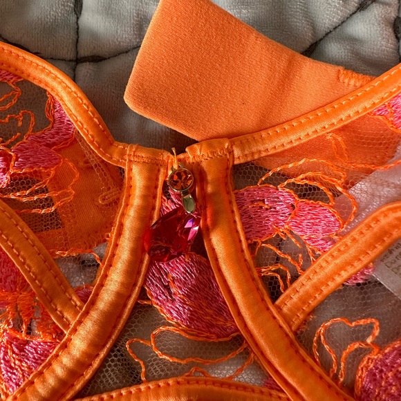 SOLIS
NEON ORANGE BRA - Picture 12 of 14
